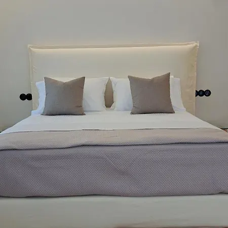 Verani Lefkas Town *